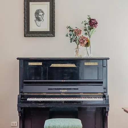 Spacious 6 Bedroom With Pool 비엔티나