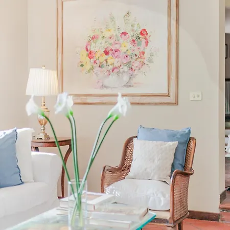 Spacious 6 Bedroom With Pool Villa *
