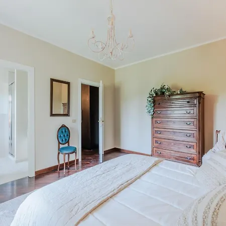 Spacious 6 Bedroom With Pool *