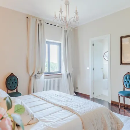 Spacious 6 Bedroom With Pool 빌라 비엔티나