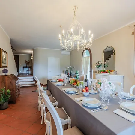 Spacious 6 Bedroom With Pool *
