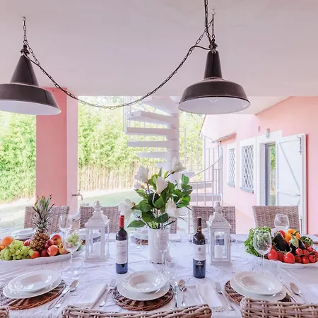 빌라 Spacious 6 Bedroom With Pool *