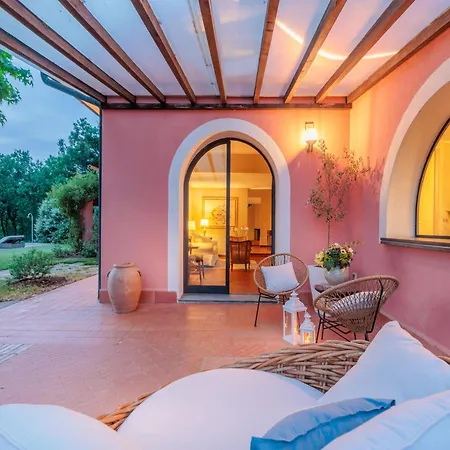 빌라 Spacious 6 Bedroom With Pool *