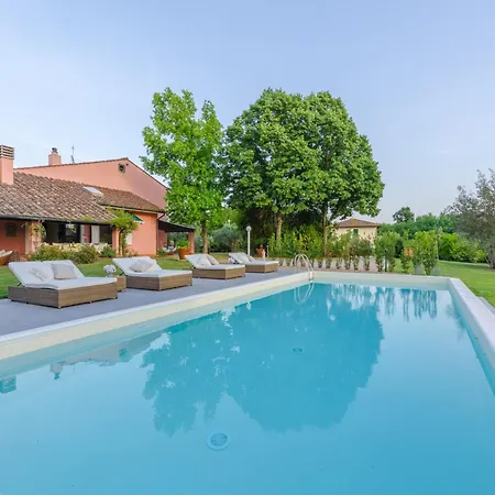 Spacious 6 Bedroom With Pool *