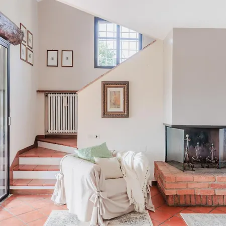 Spacious 6 Bedroom With Pool 빌라 비엔티나