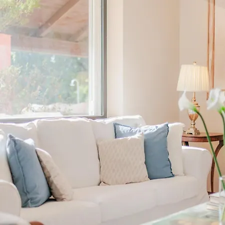 빌라 Spacious 6 Bedroom With Pool *