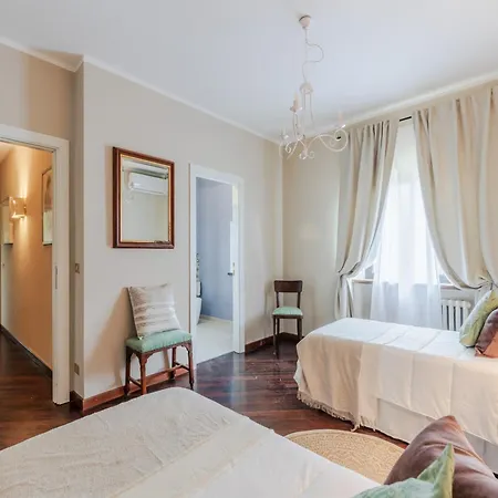 Spacious 6 Bedroom With Pool *
