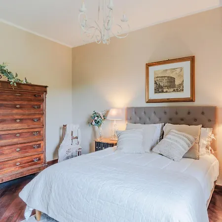 Spacious 6 Bedroom With Pool